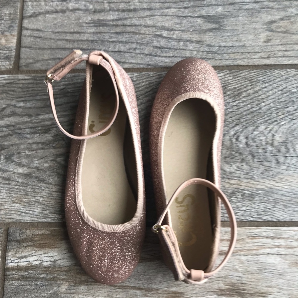 ✨HP✨Circus by Sam Edelman Slippers - Picture 3 of 3